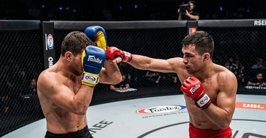 Finger Freedom: Open-Finger vs. Closed-Finger MMA Gloves