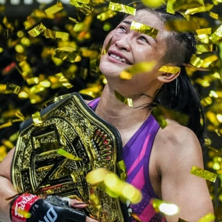 ★ Stamp Fairtex: Fight Record, Next Fight, and the Gear She Trains In