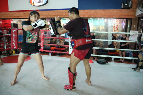 How to Kick in Muay Thai?