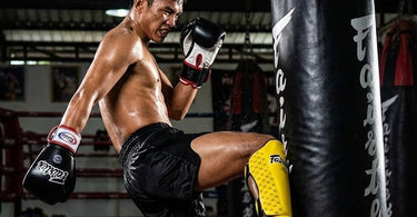 Are 14oz or 16oz Sparring Gloves Better for Muay Thai? Here’s When to Use Each