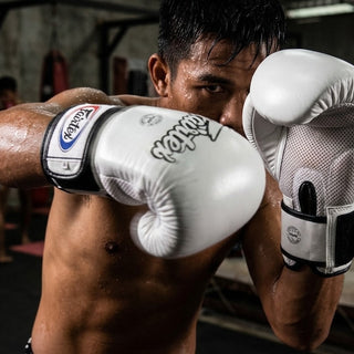 Best Boxing Gloves for Sweaty Hands: Breathability &amp; Comfort Tips