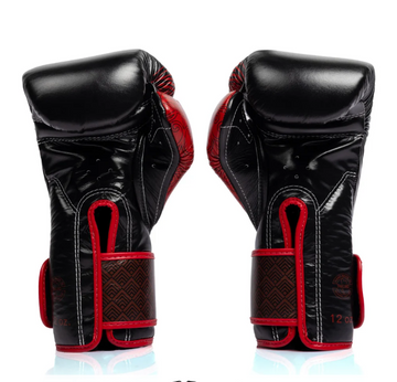 Fairtex x Royal Enfield Guerrilla – Guantes de boxeo de edición limitada